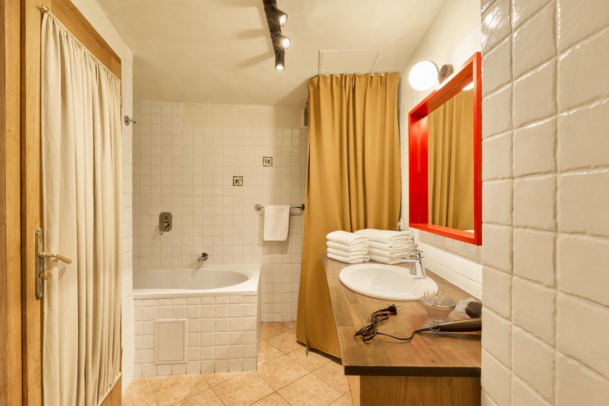 Nelis I Boutique In Old Town Prague